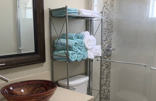 North Miami Beach Apartment | Amazing Apartment close to the Beach ,mall ,Park and more