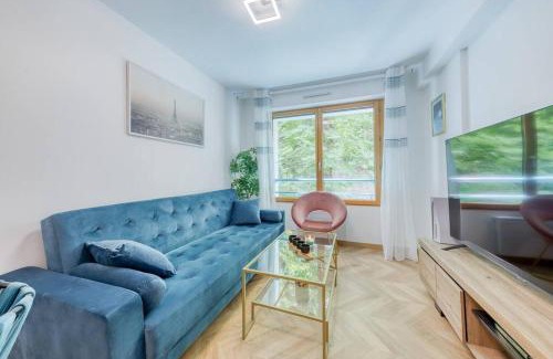 Meudon Apartment | Amazing apartment in a park overlooking Paris