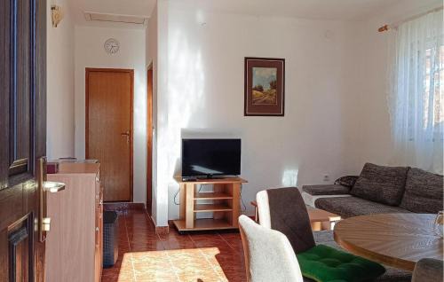 Gornji Karin Apartment | Amazing Apartment In Gornji Karin