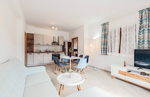 Kneza Apartment | Amazing apartment in Kneze with WiFi