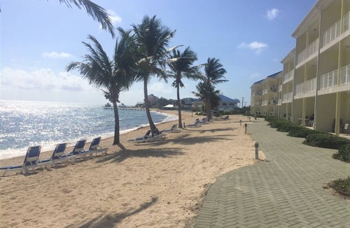 Colliers Bay Condo | Amazing Beach Front - Ground Floor- 2 bdrm/2bath Wyndham Reef Resort Condo