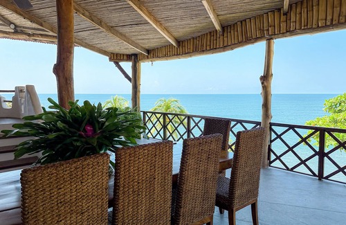 Tamanique House | AMAZING BEACH HOUSE ON A CLIFF, Spectacular OCEAN VIEWS & private beach access
