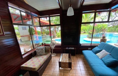 Palm Beach Estates House | Amazing Beachfront Chalet with big private pool