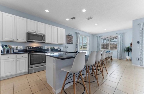 Kissimmee Resort | AMAZING BELLA VIDA RESORT 270BD-5 BEDROOMS - 5 BATHROOMS - 10 GUESTS- LAKE VIEW