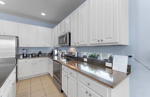 Kissimmee Resort | AMAZING BELLA VIDA RESORT 270BD-5 BEDROOMS - 5 BATHROOMS - 10 GUESTS- LAKE VIEW