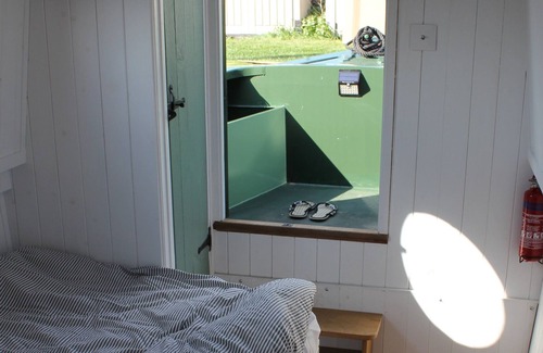 Cambridge City Centre Boat Rental | Amazing Boatel in Cambridge