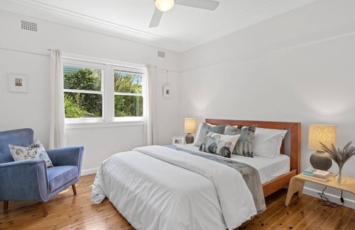 Hardys Bay House | Amazing bush and bay views