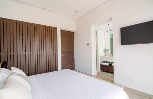 El Medano Ejidal House | Amazing Cabo Marina condo with private jacuzzi
