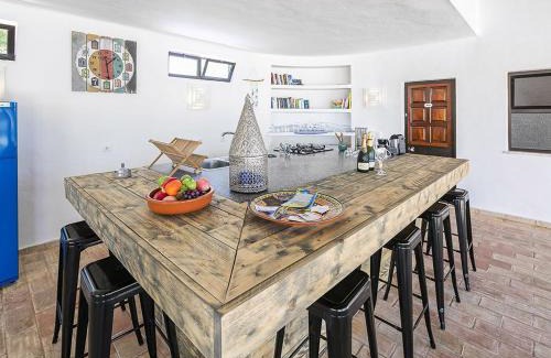 Mato Serrao Villa | Amazing Carvoeiro Villa Villa Carvoeiro Grande 16 Bedrooms Private Pool & Great For Large Groups Algarve