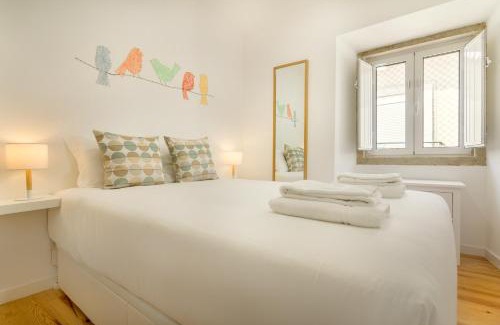 Mouraria Apartment | Amazing Castle Views in Historic Center