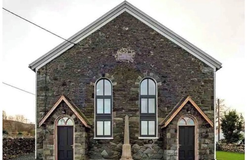 Llanrug House | Amazing Chapel near Yr Wyddfa (Snowdon) and Zip World