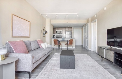 Court House Apartment | Amazing Clarendon 1BR w/Gym, W/D & Doorman, walk to Metro, by Blueground