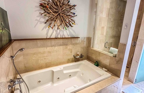 Papagayo Peninsula Apartment | Amazing Condo in Exclusive Papagayo Peninsula