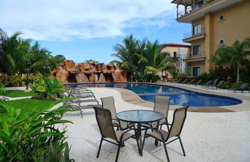 Tamarindo Apartment | Amazing Condo Across The Street From The Beach