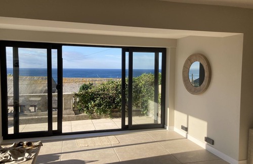 Downderry Apartment | Amazing Cornish apartment with sea views - 3 mins to beach