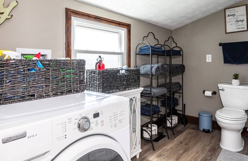 Dayton House | Amazing & Cozy Downtown 2 bedroom House