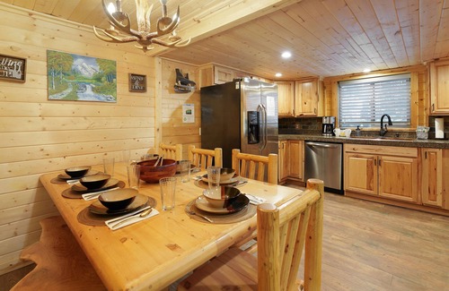 Sunriver House | Amazing Deschutes River Cabin, Scenic Walking Trails - MAR05