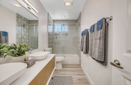 Norwalk House | Amazing DisneyLand Remodeled Home 4 Family/Friends - Norwalk Disney
