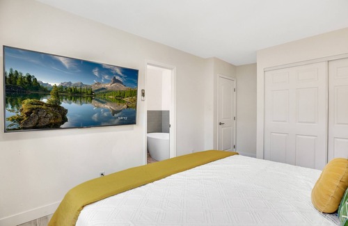 Norwalk House | Amazing DisneyLand Remodeled Home 4 Family/Friends - Norwalk Disney