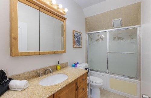 Dorchester Apartment | Amazing family-friendly and group-friendly accommodation #TheBackDorch