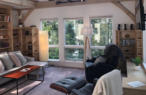 Hancock House | Amazing family friendly home with 200' of private oceanfront & hot tub