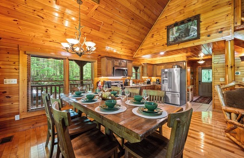 Hemlock Hills Cabin | AMAZING Game Room, Hot Tub, Gatlinburg, Private