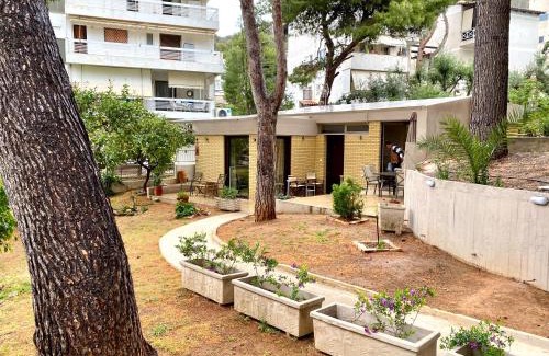 Vouliagmeni House | Amazing Garden House