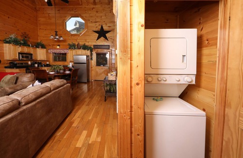 Sevierville Cabin | Amazing Grace - Two Bedroom Cabin