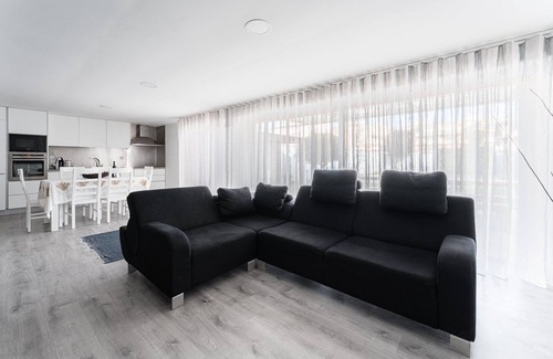 Madalena House | Amazing holiday home near the beach