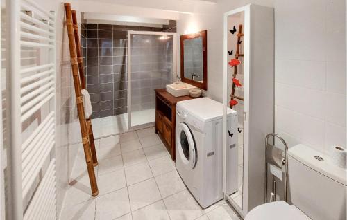 Bourgenay House | Amazing Home In Talmont-Saint-Hilaire