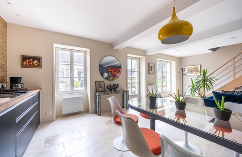 Vienne-en-Arthies House | Amazing home in Vienne-en-Arthies