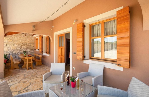 Gajana House | Amazing home in Hr-52215 Vodnjan