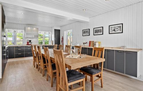 Hvidbjerg Strand House | Amazing Home In Børkop With Wifi