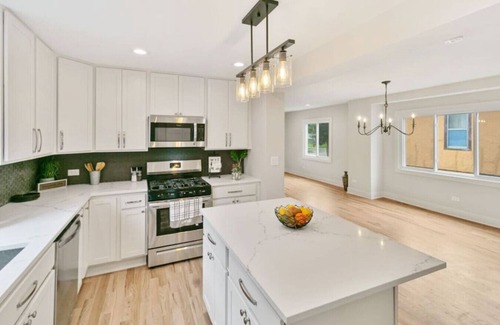 Libertyville House | Amazing home in DT Libertyville - Near Naval Base!