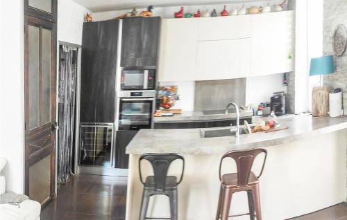 Sausset-les-Pins House | Amazing Home In Sausset-Les-Pins