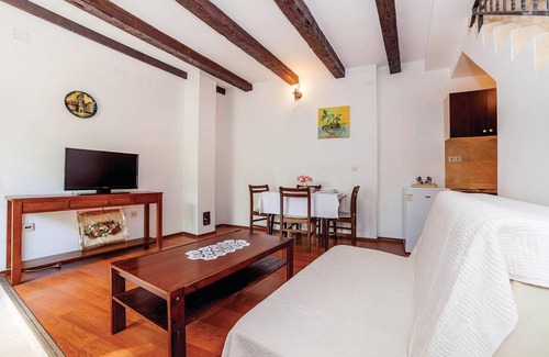 Kraljevica House | Amazing home in Kraljevica with WiFi