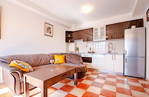 Kuna Peljeska House | Amazing home in Kuna with kitchen