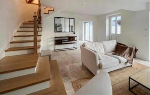 Selles-sur-Cher House | Amazing Home In La Vernelle