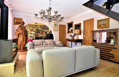 Lafare House | Amazing Home In Lafare With Kitchen