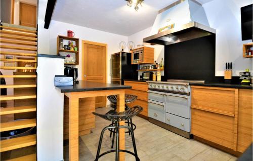 Lafare House | Amazing Home In Lafare With Kitchen