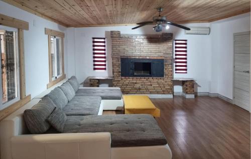 Macastre House | Amazing Home In Macastre With Sauna