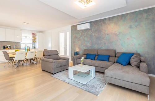 Milovcici House | Amazing home in Malinska with sauna