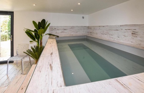 Monieux House | Amazing home in Monieux with 5 Bedrooms and WiFi