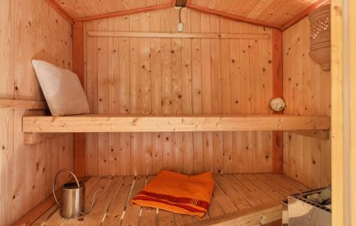 Nideggen House | Amazing Home In Nideggen With Kitchen