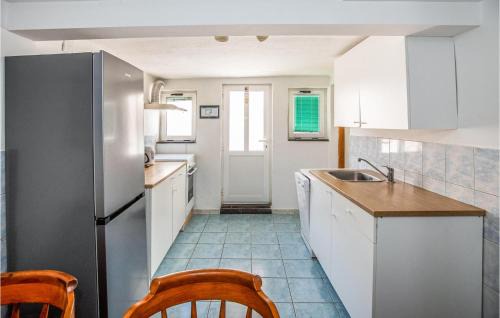 Opuzen House | Amazing Home In Opuzen With Kitchen