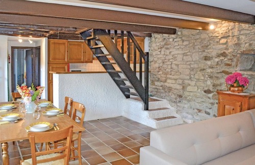 Plozevet House | Amazing home in Plozevet with kitchen