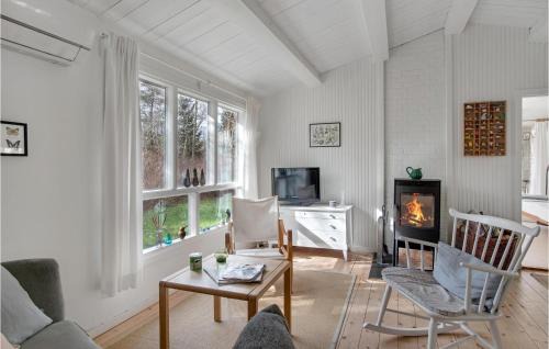 Rrvig House | Amazing Home In Rørvig With Kitchen