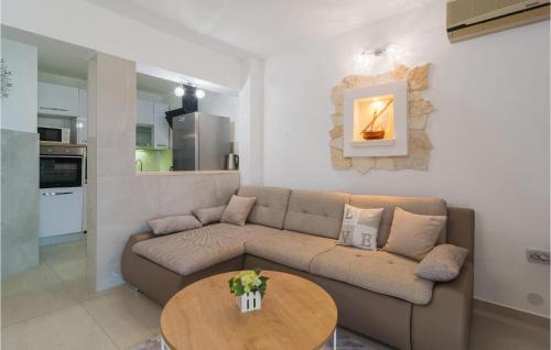 Razanj House | Amazing Home In Razanj