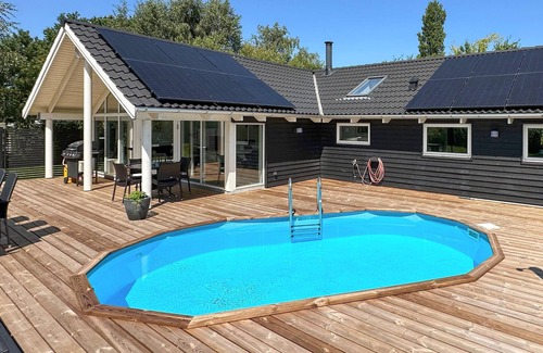 Kramnitse House | Amazing home in Rødby with sauna