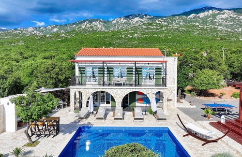 Senj House | Amazing home in Stinica